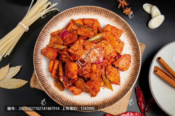 新疆雞肉炒馕