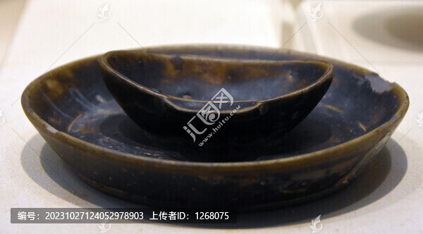 德清窯黑釉耳杯盤