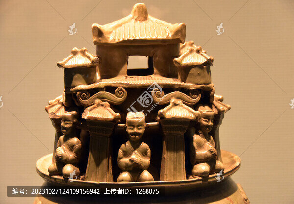 西晉越窯青瓷堆塑罐