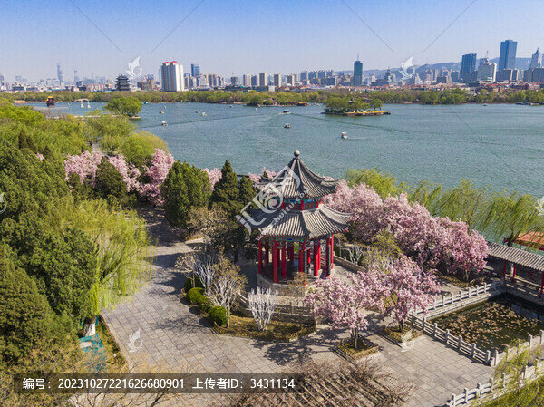 山東濟(jì)南大明湖春天航拍