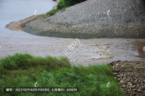 洪水