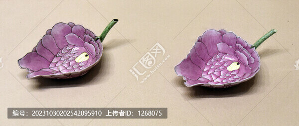 粉彩蓮花吸杯