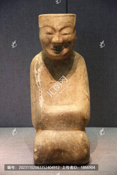 白石侍俑