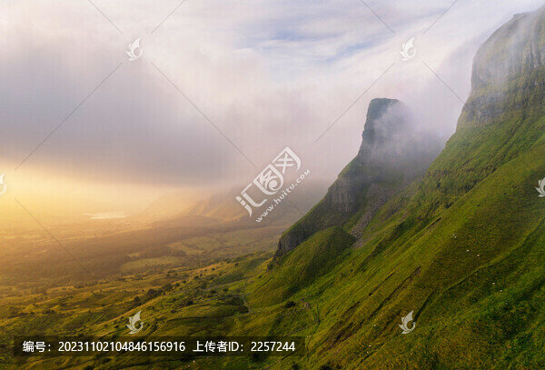 日出云海與山巒美景