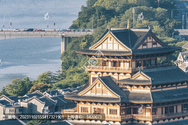 柳州窯埠古鎮(zhèn)龍城閣與文昌大橋