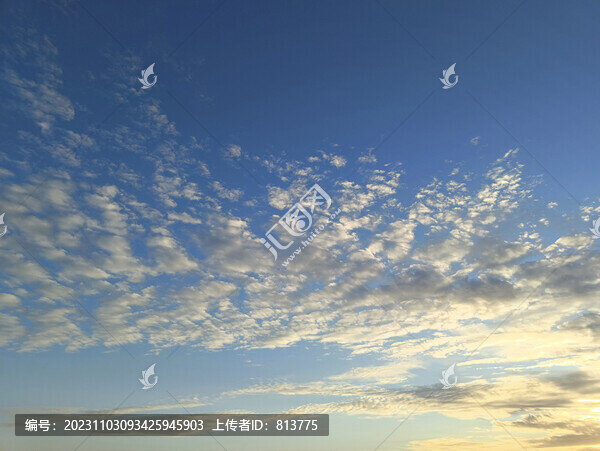 霞光層狀云海