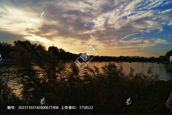 北京什剎海公園湖景