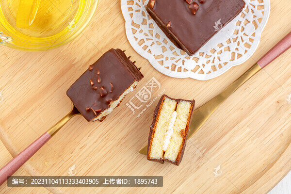 休閑食品堅(jiān)果巧克力涂層蛋糕