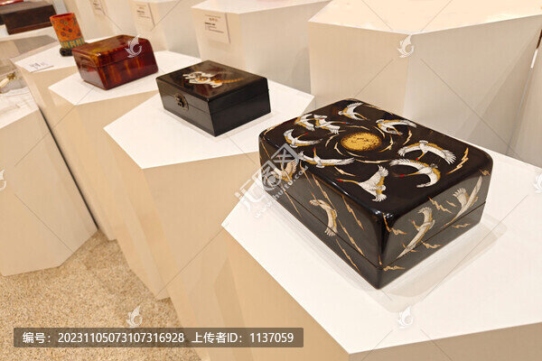 平遙推光漆器髹飾技藝