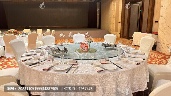 餐桌擺臺(tái)