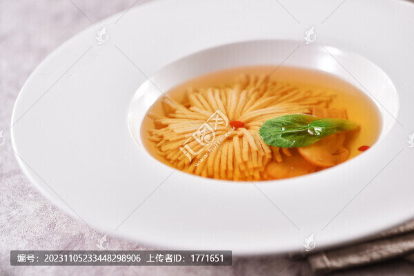 松茸菌菊花豆腐湯
