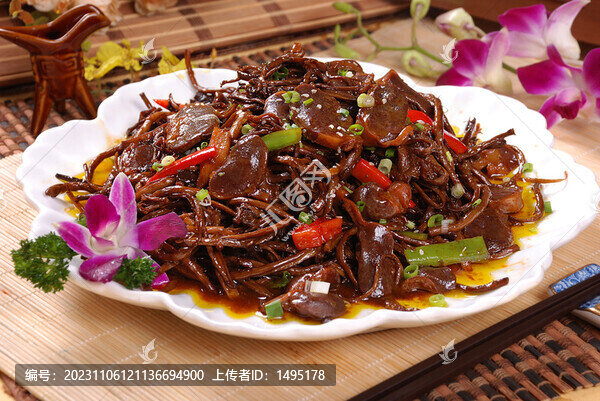 壓鍋鵝胗茶樹菇