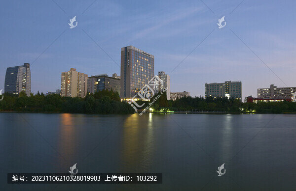 湖畔的中谷小南國花園酒店