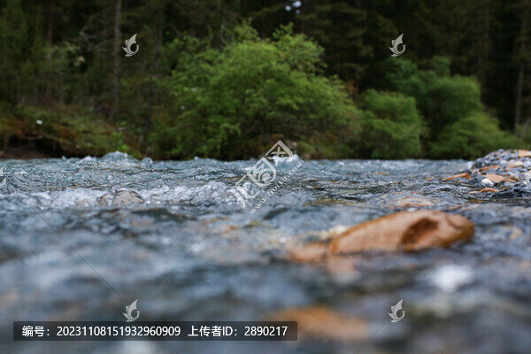 綿陽平武縣白馬王朗景區(qū)河流