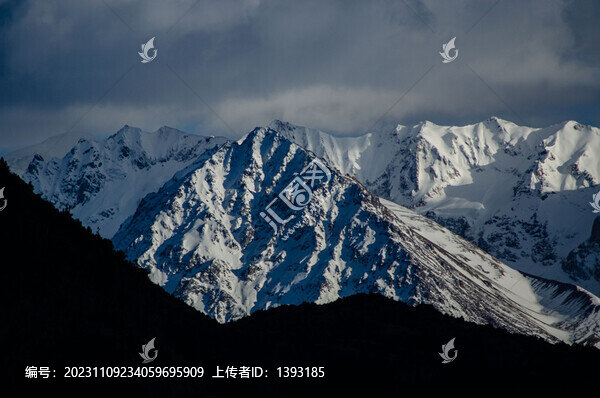 稻城亞丁雪山風(fēng)光