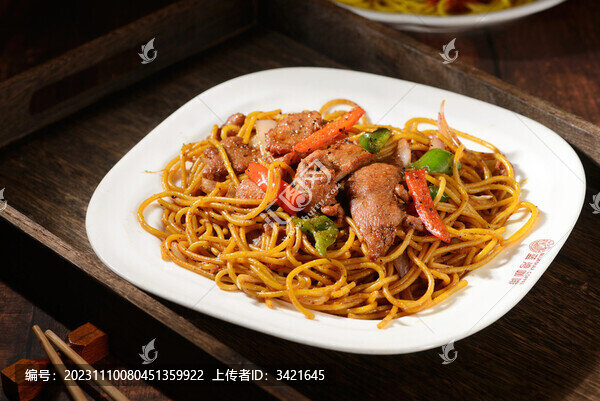 黑椒牛柳炒意面
