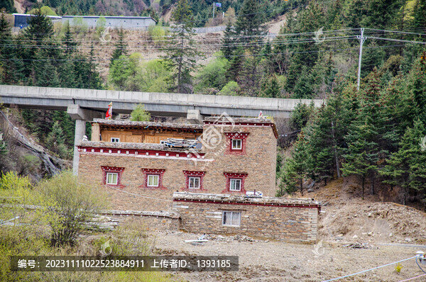 川藏線自駕旅行川西藏族民居