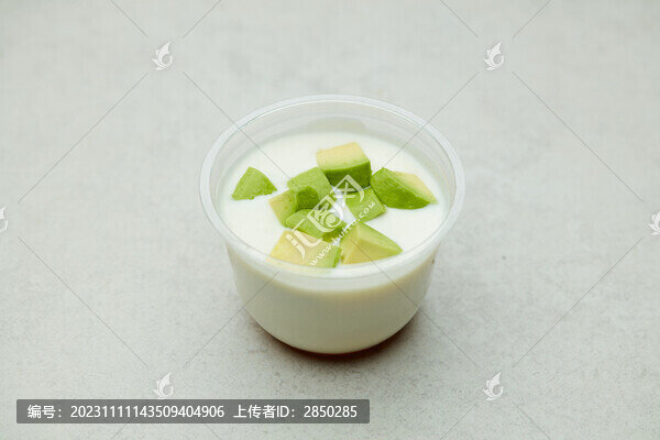 手工牛油果酸奶