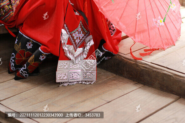 民族服飾