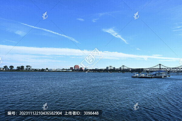 丹東鴨綠江江面風(fēng)景