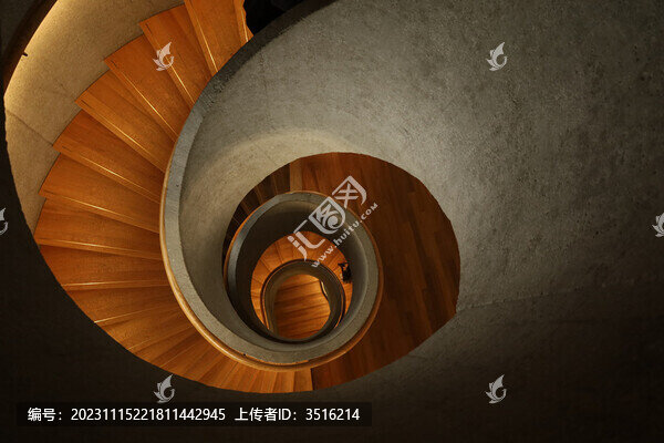 黃色原木風(fēng)旋轉(zhuǎn)樓梯