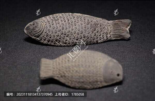 魚形陶響搖