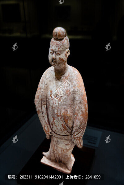唐開元二十八年便服男陶俑