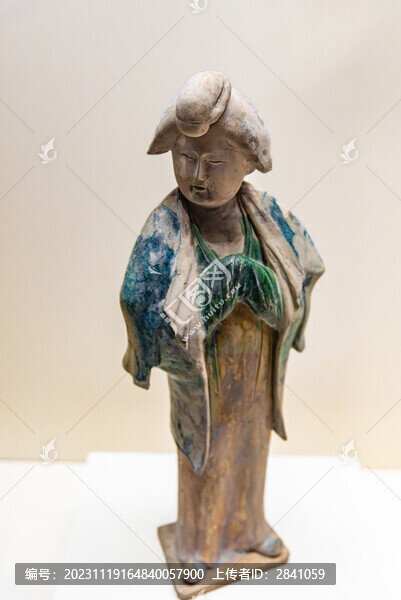 唐開元十一年三彩釉陶侍女俑
