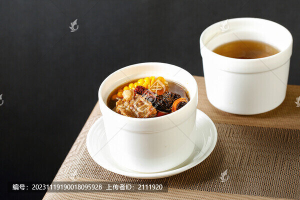 羊肚菌排骨湯