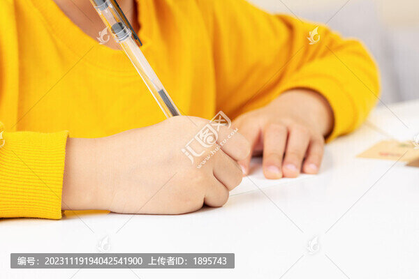 寫作學(xué)習(xí)記錄的手部特寫