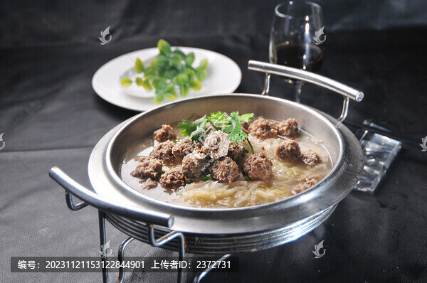 鹿肉丸燉酸菜