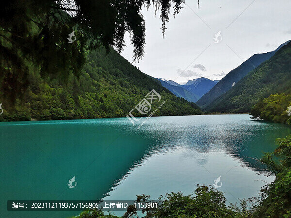 高山湖泊