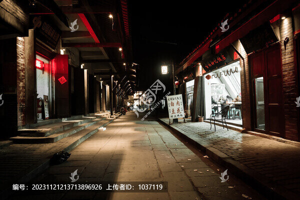夜幕下的古鎮(zhèn)