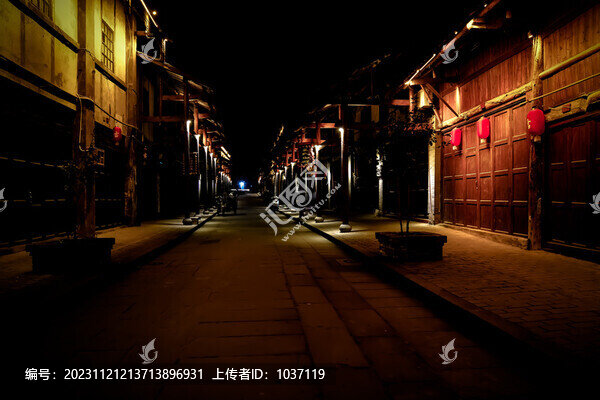 夜幕下的古鎮(zhèn)