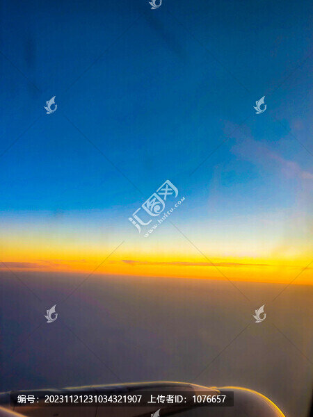 飛機上看晚霞