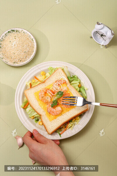 蝦仁吐司早餐