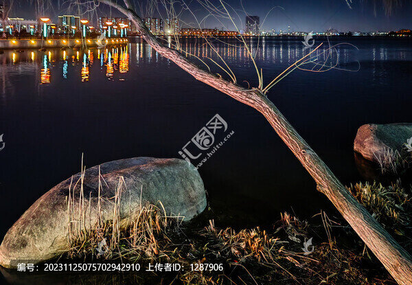 尹山湖之夜