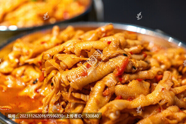 麻辣無(wú)骨雞爪特寫(xiě)