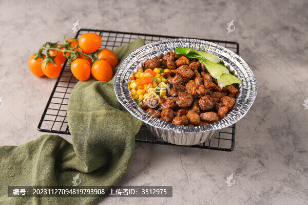 黑椒豬柳煲仔飯