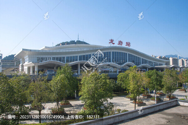 龍巖站外景