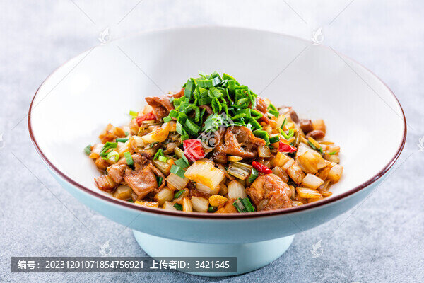腌菜炒肥腸