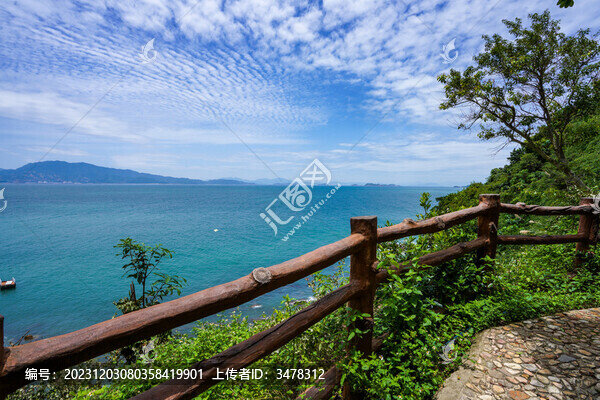 從山頂看大海