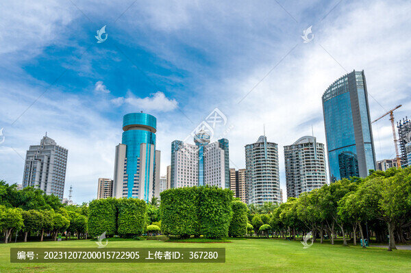 ?？谑袨I海大道城市建筑群