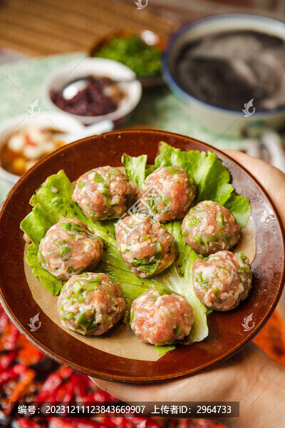 貢菜肉丸