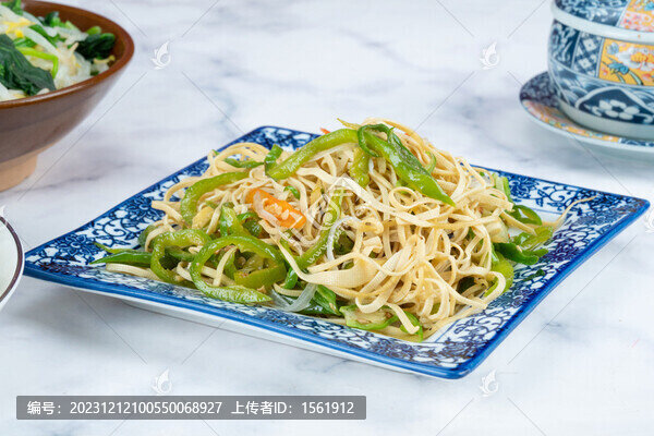 素炒尖椒豆皮