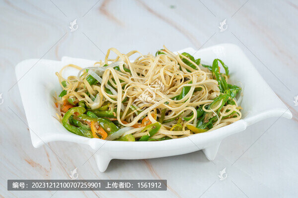素炒尖椒豆皮