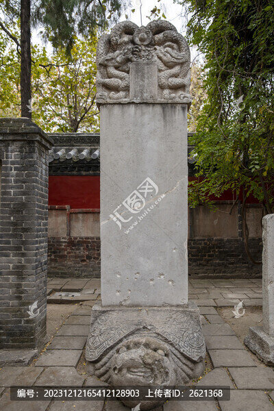 龜馱石碑