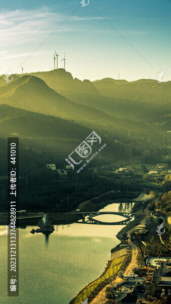 高山河流
