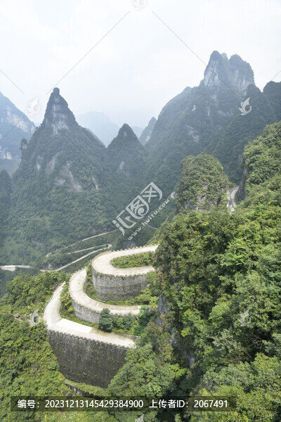 湖南張家界天門山盤山路
