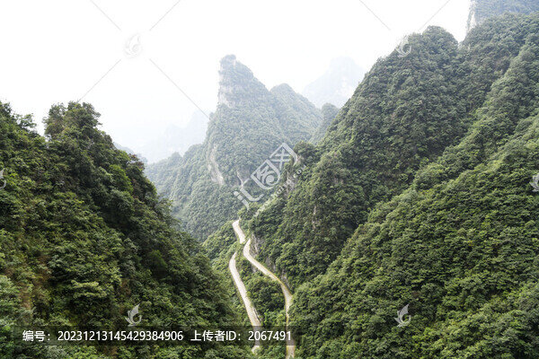 湖南張家界天門山盤山路